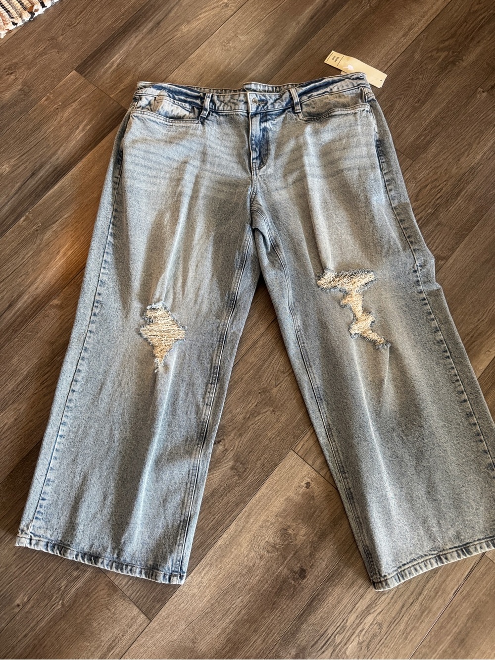 NWT Distressed Ultra Wide Leg Stretch Jeans size 18